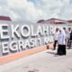 Kunjungan ke Sekolah Rakyat Banyuwangi, Gubernur Khofifah Kagum Suara Siswi Bawakan Lagu Osing, Diundang Tampil di Grahadi Saat