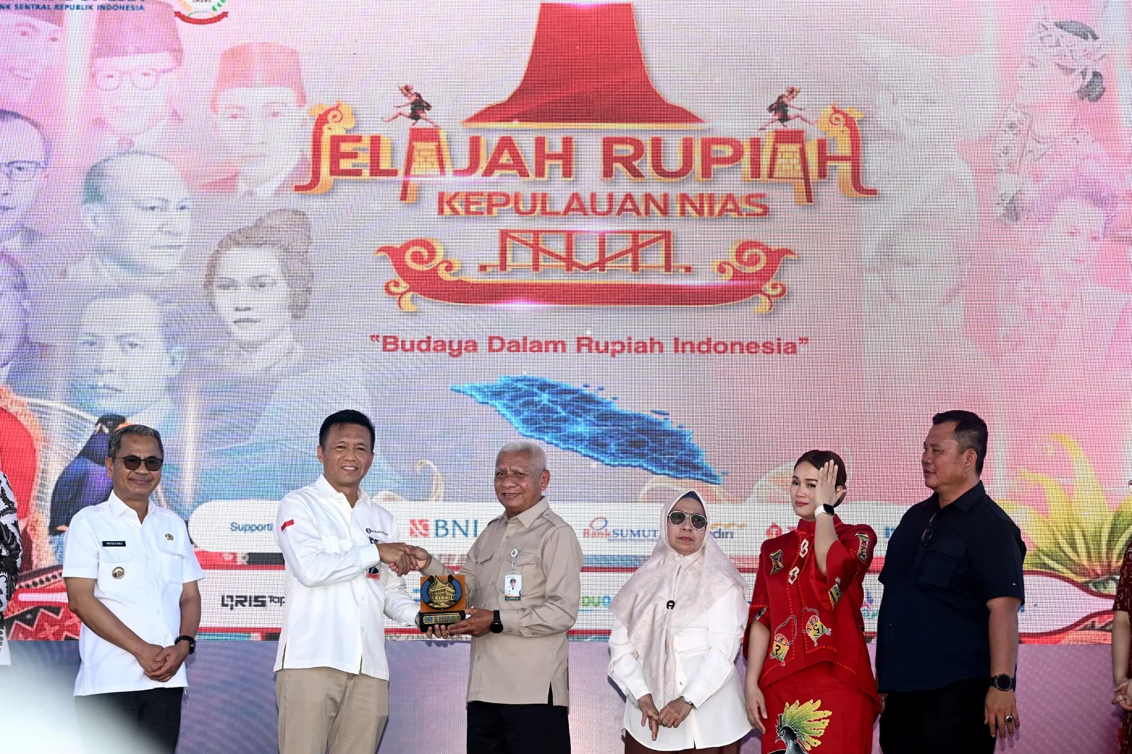 Wagub Surya Ajak Masyarakat Nias Jaga Rupiah Sebagai Simbol Kedaulatan Bangsa