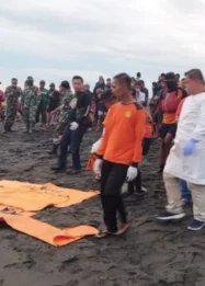 Tragedi 4 Remaja Terseret Ombak Besar di Pantai Tuturuga, 2 Tewas dan 1 Hilang