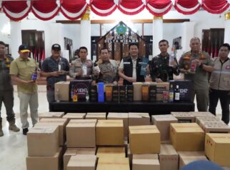 Bupati Sidoarjo Sidak Toko Miras, Sita 624 Botol dan Tutup Tiga Ruko Penjual Minuman Keras