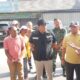 Bupati Sidoarjo, H. Subandi saat melakukan sidak proyek betonisasi ruas Jalan Krian Rumah Potong Hewan (RPH)-Kemangsen (Baldes), Sidoarjo