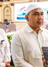 Wagub Jateng, Taj Yasin Maimoen seusai memberikan mauidhah hasanah dalam acara Dzikro Maulidurrosul Muhammad SAW di Ponpes Ar Roudloh Babadan, Limpung, Batang