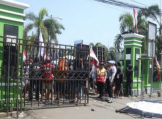 Demo Larangan Sound Horeg di Pati Berujung Ricuh, Camat Jadi Sasaran Massa.