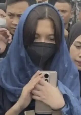 Ini Sosok Wanita Baju Putih di Challenge Baca Surah Ad-Dhuha Berhadiah Miras yang Diamankan Polisi