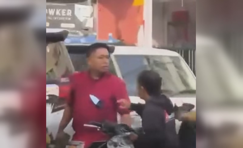 Sopir Alphard Minta Maaf dan Ganti Rugi Setelah Viral Rusak Motor Pengemudi Ojek di Jakarta Selatan.