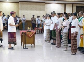 Bupati Badung, I Wayan Adi Arnawa melantik dan mengambil sumpah 163 pejabat di Ruang Kertha Gosana, Kompleks Puspem Badung.