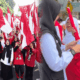 Jelang HUT ke-81 RI, ASN Banyuwangi Bagikan Bendera Merah Putih Gratis kepada Warga