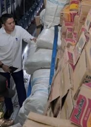 Seskab Teddy dan Mensos Lepas 5 Pesawat Bawa 65 Ton Bantuan ke NTT