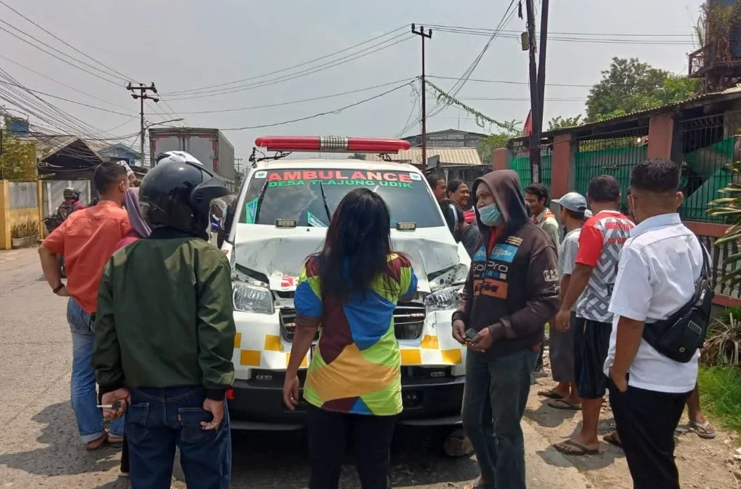 Ambulans Bawa Pasien Gawat Janin Senggol Anak saat Karnaval di Pinrang, Sempat Bersitegang dengan Satpol PP