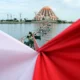 Bendera Merah Putih Raksasa Dibentangkan di Makassar dan Yogyakarta, Semarakkan HUT ke-81 RI