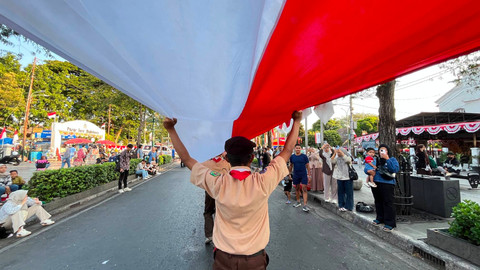 Bendera Merah Putih sepanjang 1.000 Meter Dibentangkan di Malioboro