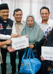 Kemendikdasmen Salurkan Santunan dan Bantuan Rp1,365 Miliar untuk Korban Gempa di NTT