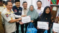 Kemendikdasmen Salurkan Santunan dan Bantuan Rp1,365 Miliar untuk Korban Gempa di NTT