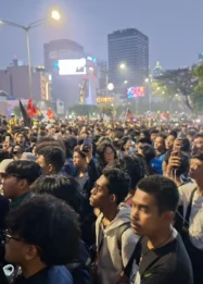 Massa Mahasiswa UI Bubarkan Diri Usai Aksi Memanas di Kawasan Sudirman