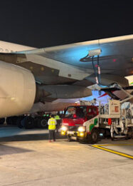 Pesawat Jumbo A380 Emirates Mendarat di Soetta, Isi 92.901 Liter Avtur Pertamina