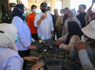 Pemprov Jateng Kerahkan Dokter Spesialis Keliling Tangani Warga Terdampak Asap Kebakaran TPA Putri Cempo