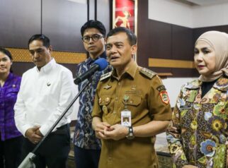 Gubernur Jateng, Ahmad Luthfi seusai rapat perkembangan proyek PSEL Semarang Raya di Kantor Gubernur Jateng
