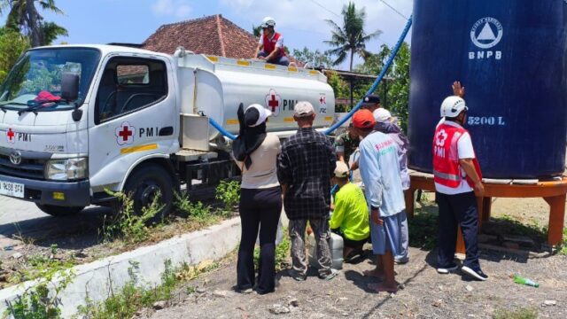 Jajaran Kodim 0825/Banyuwangi bersama PMI Banyuwangi