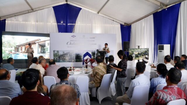 Wagub Bali, I Nyoman Giri Prasta saat menghadiri ground breaking ceremony Oakwood Jimbaran