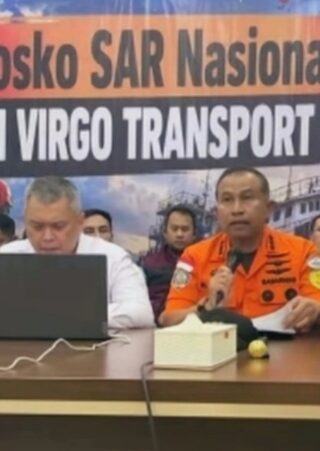 Menhub Dudy Purwagandhi bersama Kepala Basarnas Mohammad Syafi