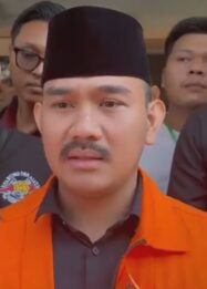 Bupati Bekasi nonaktif, Ade Kuswara Kunang