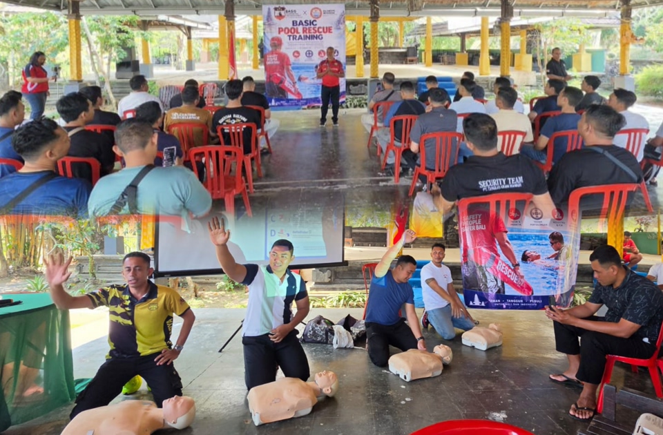 Pelatihan penyelamatan kolam