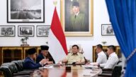Presiden Prabowo saat menerima laporan Menteri dan Wakil Menteri Haji dan Umrah