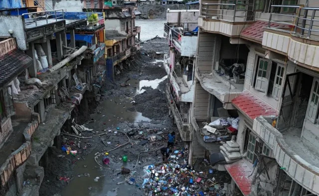Rumah-rumah yang terendam banjir di distrik Nuwakot, Nepal