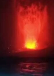 Gunung Anak Krakatau Erupsi Lagi, Semburan Lava Pijar Tampak Terlihat Jelas