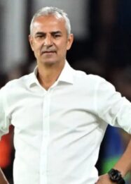 Pelatih Fenerbahce Ismail Kartal