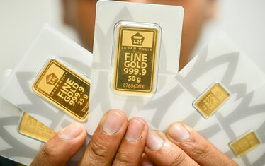 Dalam Sepekan, Harga Emas Antam Turun Rp15.000, Cek Harga Terbarunya