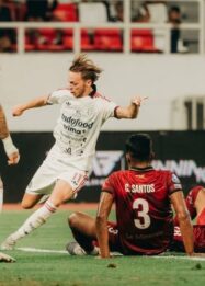 Java United berhasil meraih kemenangan dramatis atas Bali United