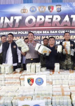 Kapolri Jenderal Polisi Suyudi Ario Seto memimpin konferensi pers