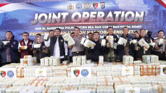 Kapolri Jenderal Polisi Suyudi Ario Seto memimpin konferensi pers