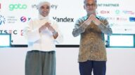 Menkomdigi RI Meutya Hafid bersama Menteri Komunikasi Malaysia Fahmi Fadzil