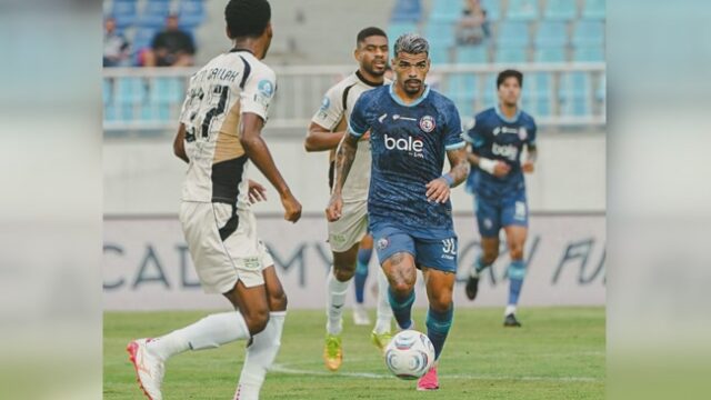 Arema FC vs Dewa United