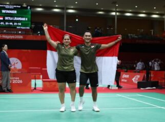 Atlet bulu tangkis Indonesia, Leani Ratri Oktila dan Hikmat Ramdani pada Asian Para Games 2026.