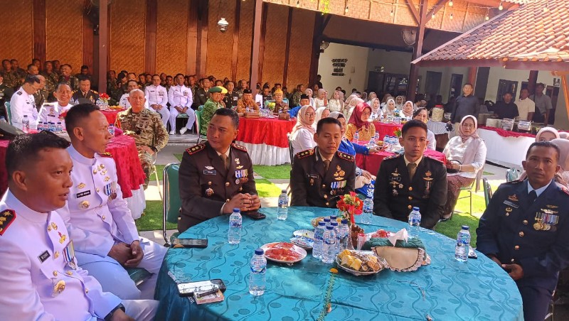 Kodim 0825/Banyuwangi, menggelar tasyakuran dalam rangka peringatan HUT ke-81 TNI