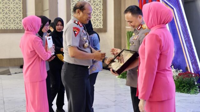 Acara pelepasan Irjen Pol. Dr. Pasma Royce