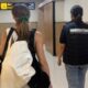Petugas Imigrasi Ngurah Rai mengawal WNA yang hendak di deportasi