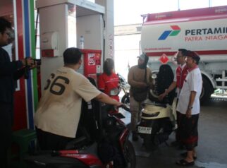 Gubernur Bali, I Wayan Koster meninjau Depo Pertamina Pesanggaran