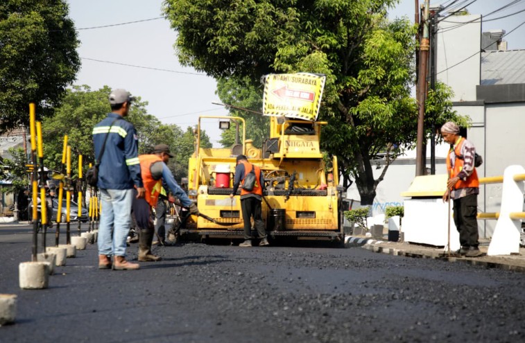 Perbaikan infrastruktur Jalan Sukowati