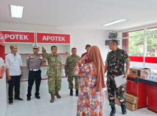 Tim Verifikasi dan Validasi (Verval) Mabes TNI meninjau kesiapan fisik KDKMP di Desa Banyuanyar