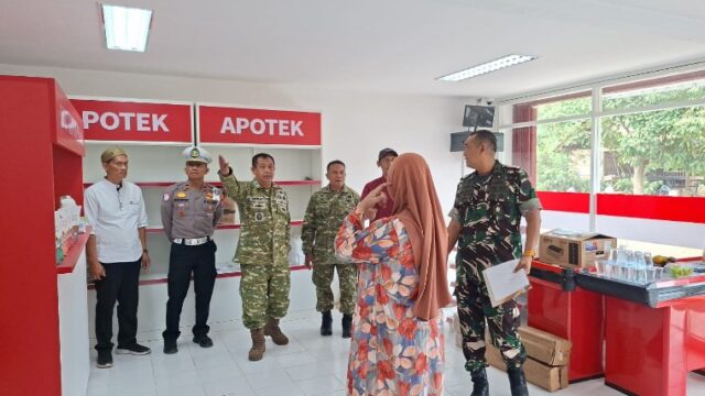 Tim Verifikasi dan Validasi (Verval) Mabes TNI meninjau kesiapan fisik KDKMP di Desa Banyuanyar