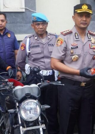 Kapolresta Denpasar Kombes Pol. I Wayan Winaya menyampaikan pengungkapan kasus penyalahgunaan bbm bersubsidi