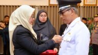 Bupati Ipuk Lantik Kades Setail Terpilih Pemilihan Antar Waktu di Banyuwangi