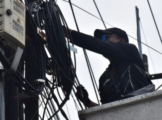 Pemkot Surabaya Tindak Tegas Provider Kabel Tanpa Izin, Targetkan Ducting Bawah Tanah Dimulai 2027