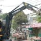 Dukung Normalisasi Saluran Air dan Pemasangan U-ditch, Pemkot Surabaya Tertibkan 35 Bangunan PKL