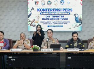 Konferensi pers pengungkapan penyelundupan ribuan burung ilegal