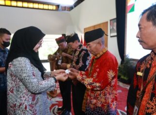 Pemkab Banyuwangi meluncurkan gerakan Teman Lansia